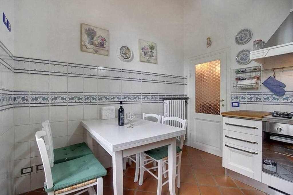 Santa Croce Elegant With Garage Apartment Florence Ngoại thất bức ảnh