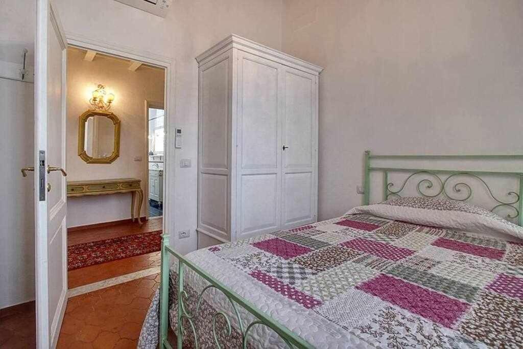 Santa Croce Elegant With Garage Apartment Florence Ngoại thất bức ảnh