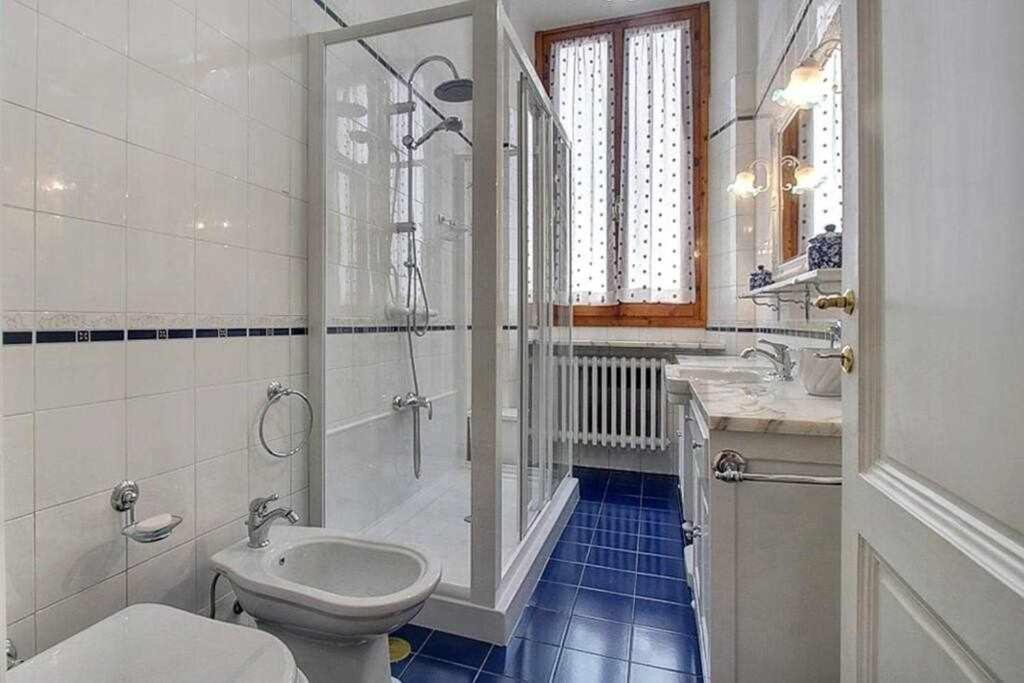 Santa Croce Elegant With Garage Apartment Florence Ngoại thất bức ảnh