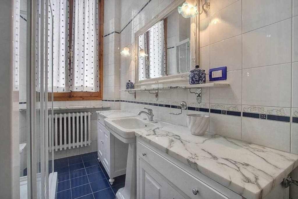 Santa Croce Elegant With Garage Apartment Florence Ngoại thất bức ảnh