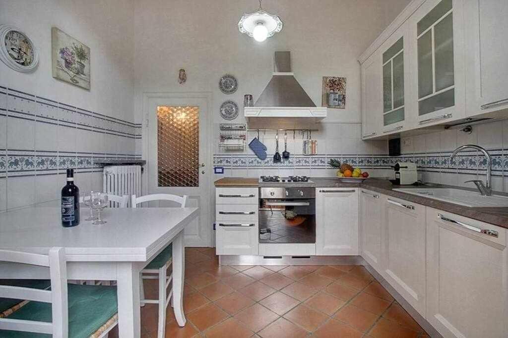 Santa Croce Elegant With Garage Apartment Florence Ngoại thất bức ảnh