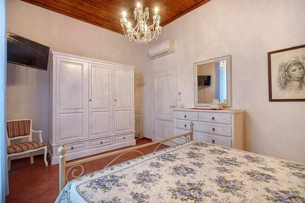 Santa Croce Elegant With Garage Apartment Florence Ngoại thất bức ảnh