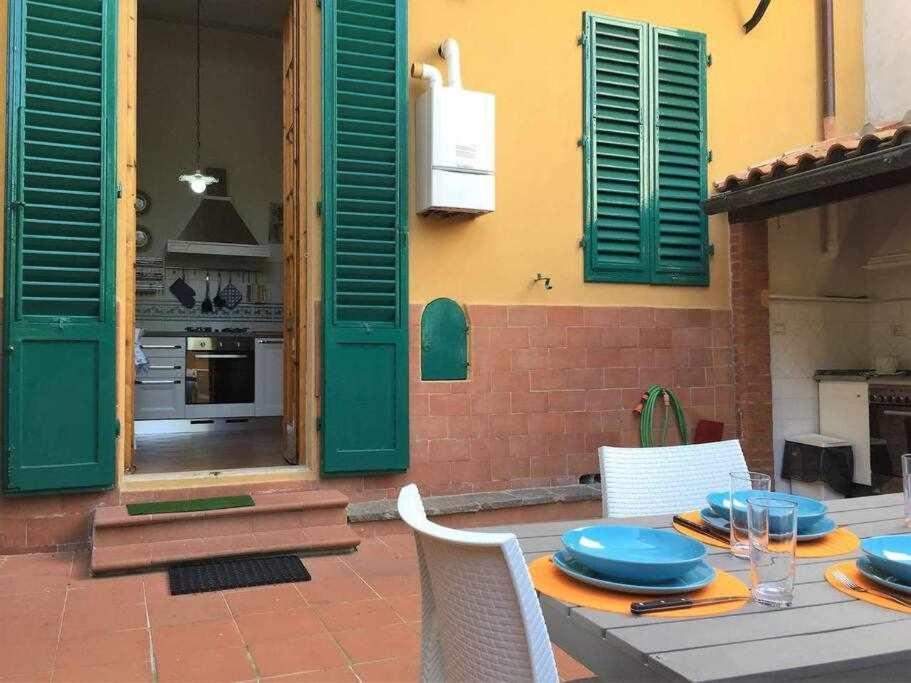 Santa Croce Elegant With Garage Apartment Florence Ngoại thất bức ảnh